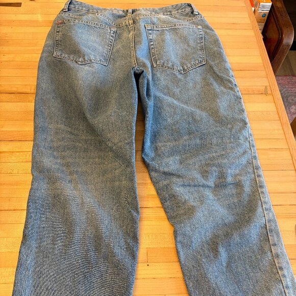 BDG Mom Jean - Picture 3 of 3